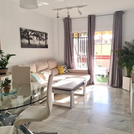 Agradable Adosado En Nerja Villa Exterior photo